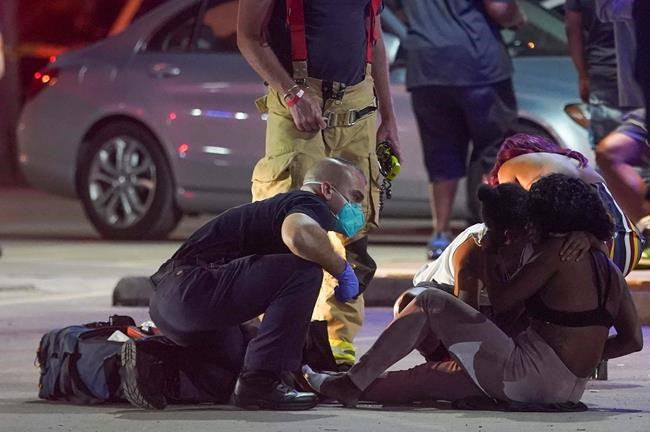 Police: 3 killed, 1 badly wounded in Houston club shooting | iNFOnews.ca