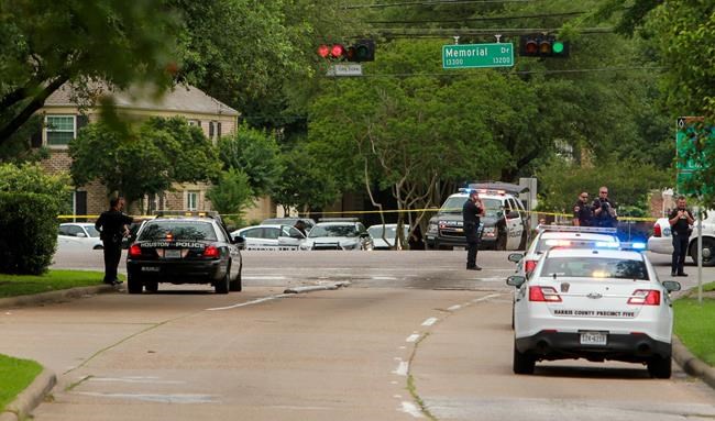 Shootings at Houston auto shop leave gunman, customer dead | iNFOnews.ca