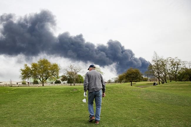 The Latest: Judge: Air quality OK as wind carries smoke away | iNFOnews.ca