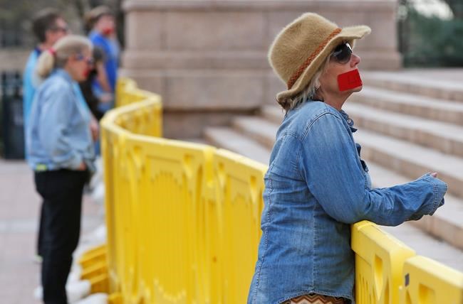 Oklahoma lawmakers OK bill criminalizing performing abortion | iNFOnews.ca