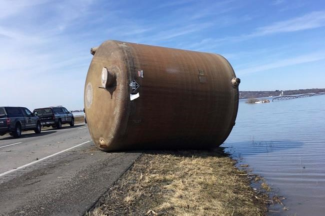 Missouri collecting containers found floating in floodwaters | iNFOnews.ca Missouri collecting containers found floating in floodwaters | iNFOnews.ca