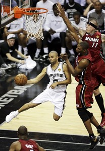 Spurs respond to drubbing with blowout of their own in Game 3, routing Miami 113-77 | iNFOnews.ca Spurs respond to drubbing with blowout of their own in Game 3, routing Miami 113-77 | iNFOnews.ca