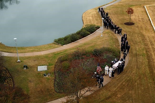 Thousands salute Bush funeral train 4141 on final Texas ride | iNFOnews.ca