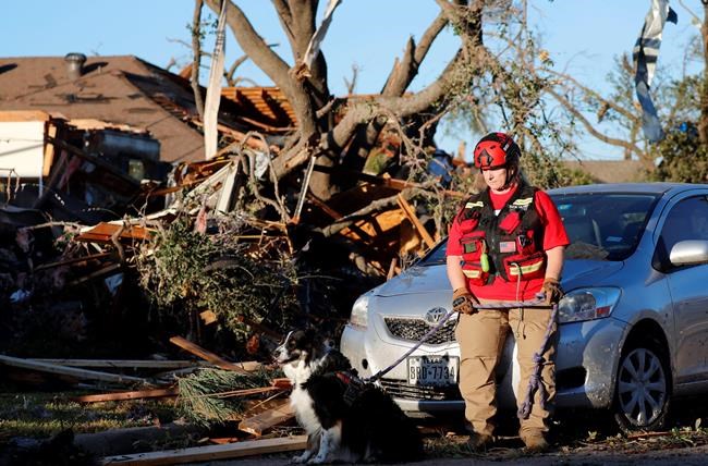 Tornado slams Dallas; 4 killed in Arkansas, Oklahoma | iNFOnews.ca Tornado slams Dallas; 4 killed in Arkansas, Oklahoma | iNFOnews.ca