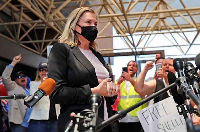 Salon owner who defied lockdown makes Texas Senate runoff | iNFOnews.ca Salon owner who defied lockdown makes Texas Senate runoff | iNFOnews.ca