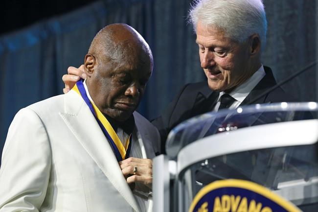 Bill Clinton: Leaders must remember 'our common humanity' | iNFOnews.ca