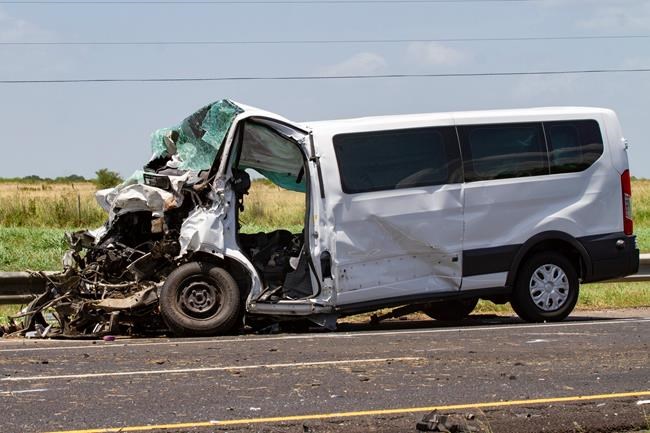 5 killed in 3-vehicle traffic accident in South Texas | iNFOnews.ca