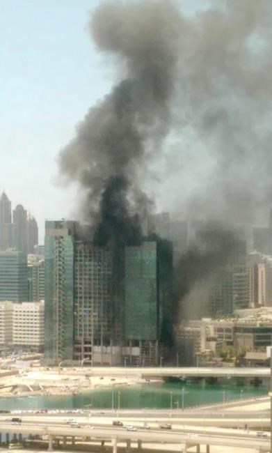 High-rise tower being built in Abu Dhabi catches fire | iNFOnews.ca