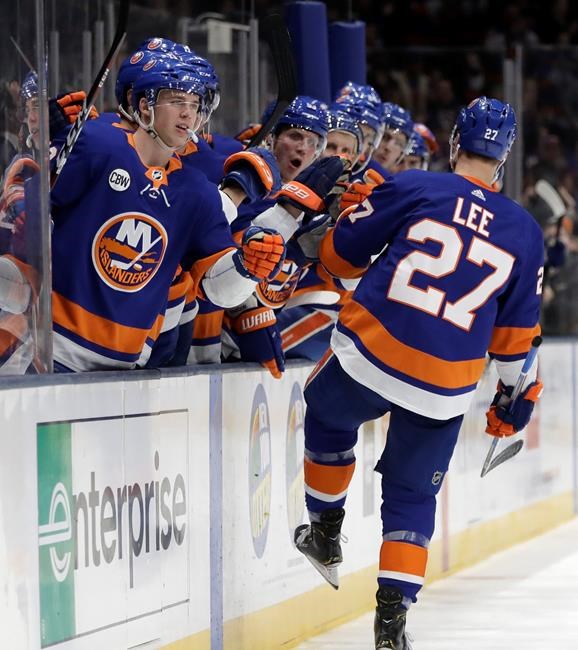 Cizikas helps Islanders beat Leafs 6-1 in Tavares' return | iNFOnews.ca