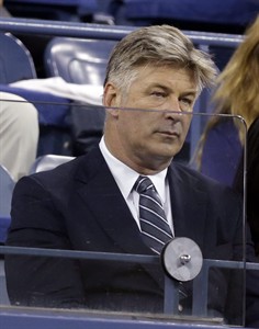 He rocks! Actor Alec Baldwin snags a stray ball during Sharapova match at US Open | iNFOnews.ca