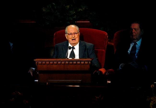 Mormon leader Robert D. Hales dies; served on top panel | iNFOnews.ca CP182065350
