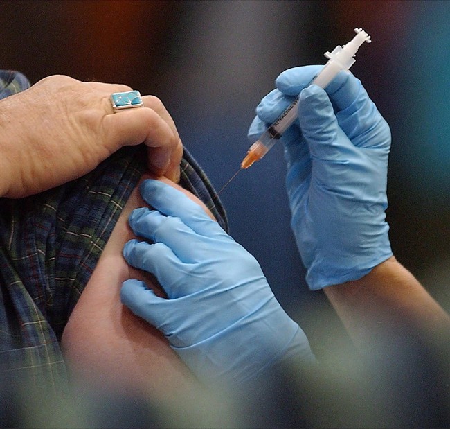 Don't give flu shot a miss this season based on last year's failure, doctors say | iNFOnews.ca CP34896927