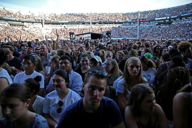 Thousands pack Charlottesville stadium for unity concert | iNFOnews.ca CP1924121956
