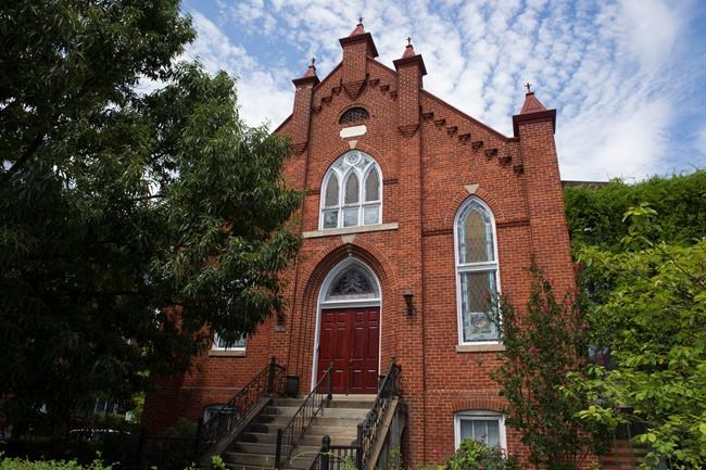 Fear, resolve and more security at Charlottesville's temple | iNFOnews.ca Fear, resolve and more security at Charlottesville's temple | iNFOnews.ca