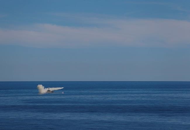 Iran tests missiles under apparent watch of US nuclear sub | iNFOnews.ca CP1834270097