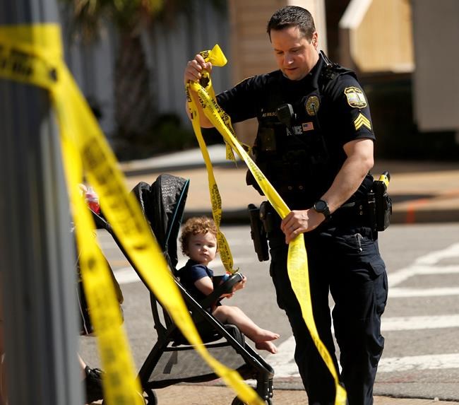 Police: 2 dead, 3 arrested in Virginia Beach shootings | iNFOnews.ca CP1744551620