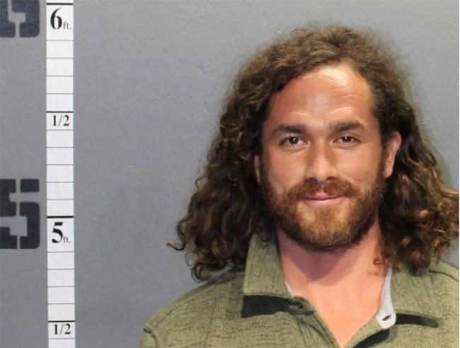 FBI: Capitol rioter dubbed 'Doobie Smoker' arrested | iNFOnews.ca CP1807984519