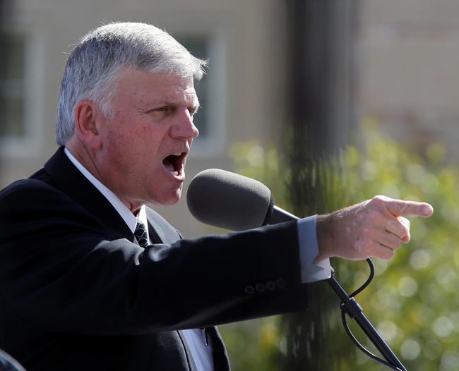 Evangelist seeks prayer for yoga-practicing Oregon governor | iNFOnews.ca CP1547341958