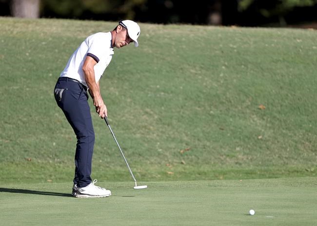 Canadian Mike Weir leads Phil Mickelson in Virginia by three strokes | iNFOnews.ca