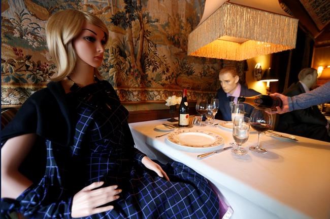 Dining with dummies? Renowned restaurant adds mannequins | iNFOnews.ca