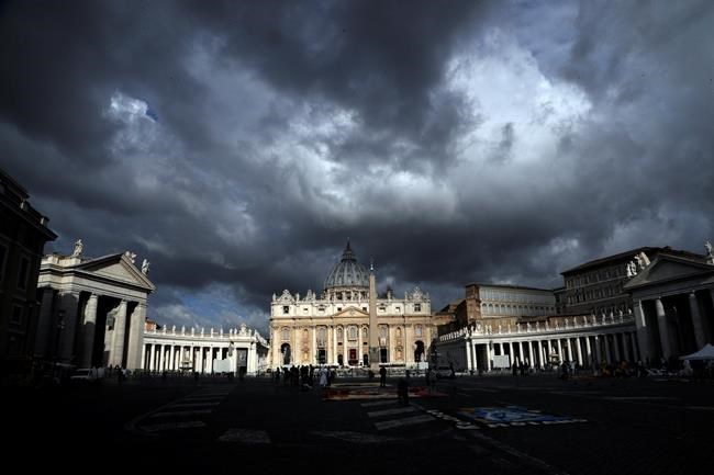 Cloud of sex abuse scandal hangs over Vatican youth meeting | iNFOnews.ca CP2077985704