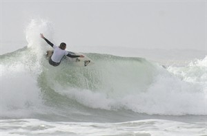 Organizers of female-only surf contest in B.C. eye professional event | iNFOnews.ca CP25312050