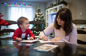 You've got mail: Holiday cards deliver unique, personalized touch in digital era | iNFOnews.ca CP31075243