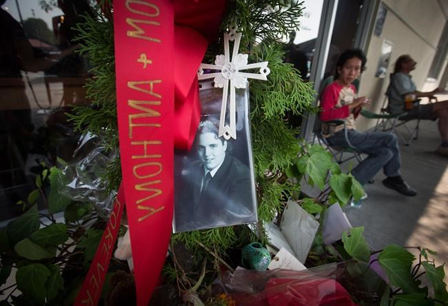 Questions surround man's death after altercation inside B.C. Starbucks | iNFOnews.ca CP1088489669