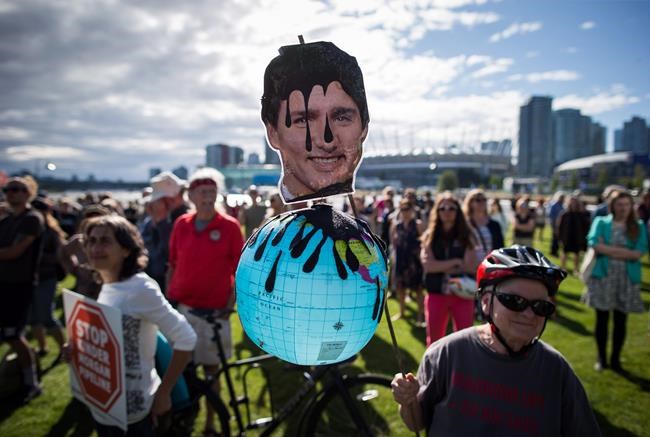 'Betrayed' Canadians could launch unprecedented protests over pipeline: activist | iNFOnews.ca CP563241910