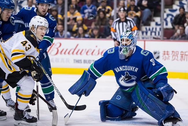 Anders Nilsson has 44 saves in rare win as Canucks beat Bruins 6-1 | iNFOnews.ca CP478906401