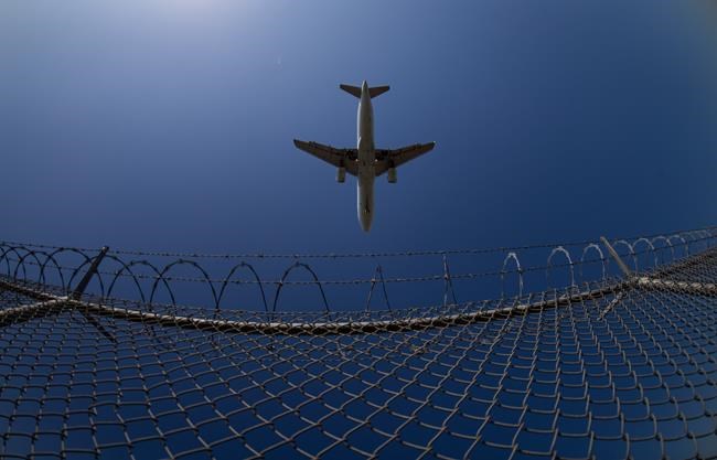 Airports forecast $2-billion loss by June as travel halts amid COVID-19 | iNFOnews.ca CP366889694