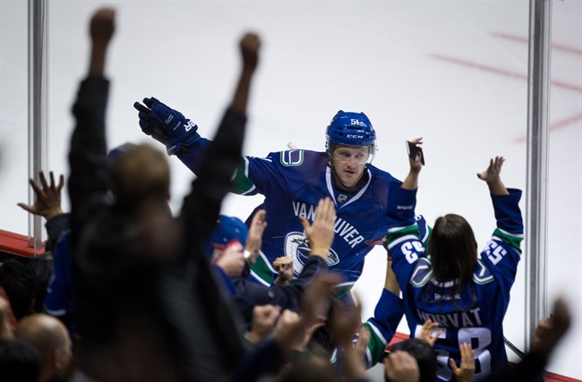 Middle Man: McCann scores winner as Canucks down Coyotes in pre-season action | iNFOnews.ca CP34754518