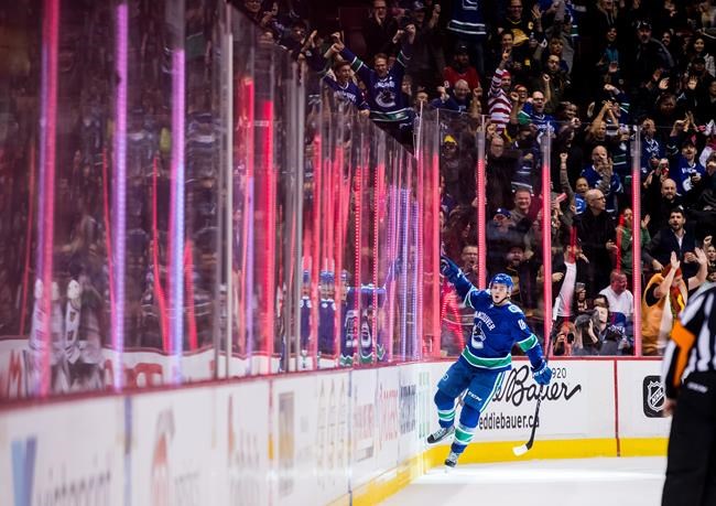 Jake Virtanen scores twice, leads Canucks to 4-2 win over Chicago Blackhawks | iNFOnews.ca
