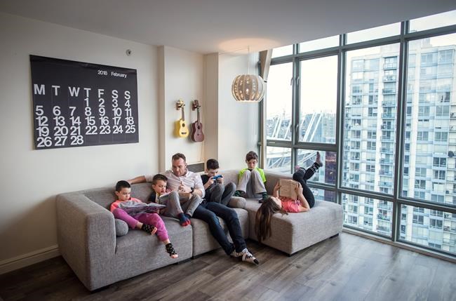 Canadian families finding small living creates closeness, creative kids | iNFOnews.ca Canadian families finding small living creates closeness, creative kids | iNFOnews.ca