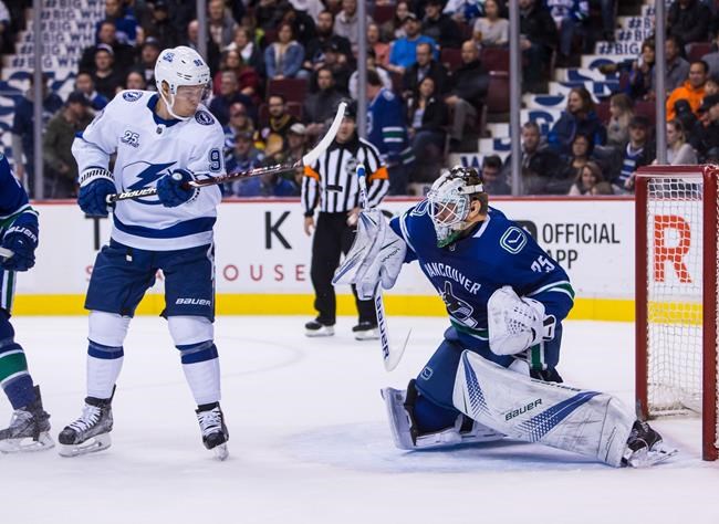 Yanni Gourde and Lightning jump out to early lead, beat Canucks 4-2 | iNFOnews.ca CP662194832