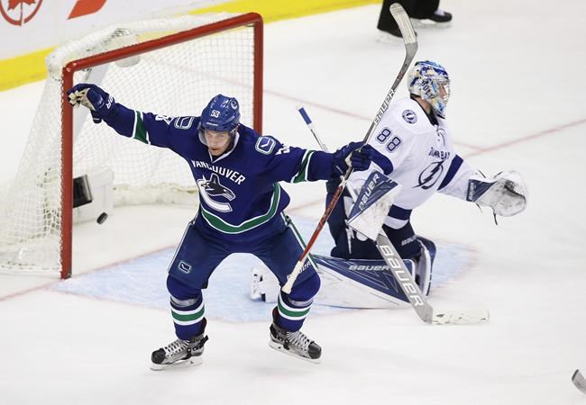 Horvat scores winner off lucky bounce to lead Canucks over Lightning 4-2 | iNFOnews.ca Horvat scores winner off lucky bounce to lead Canucks over Lightning 4-2 | iNFOnews.ca