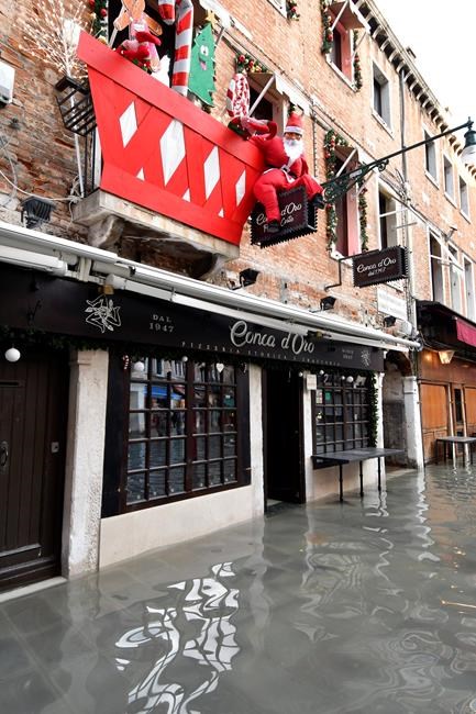 Venice faces new exceptional flooding, but below peak | iNFOnews.ca Venice faces new exceptional flooding, but below peak | iNFOnews.ca