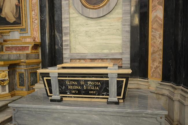 Remains of exiled Italian king to be returned after 70 years | iNFOnews.ca