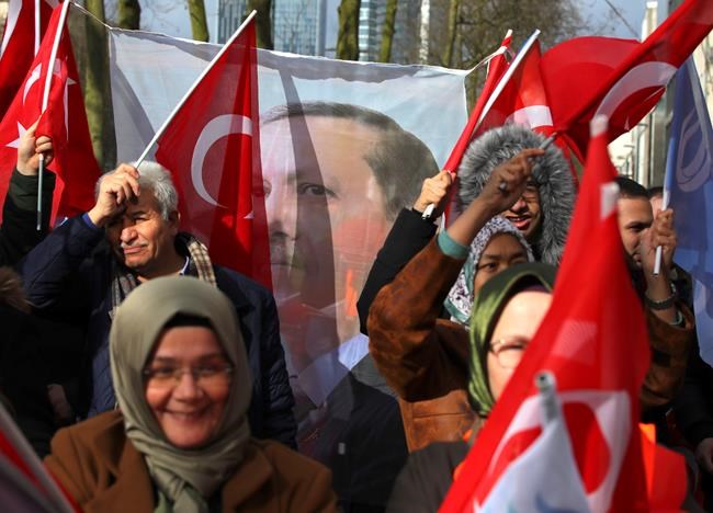 Turkey says EU must stop stringing it along on migrant deal | iNFOnews.ca CP782288668