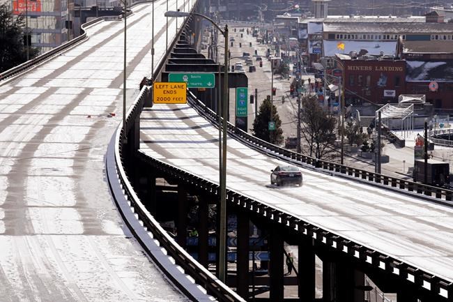 The Latest: Semi slides off icy road, striking Utah officer | iNFOnews.ca CP551306382