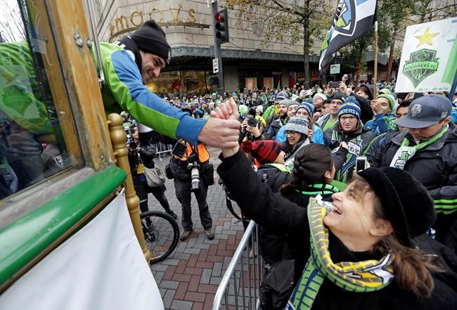 Thousands celebrate Sounders' MLS Cup victory | iNFOnews.ca Thousands celebrate Sounders' MLS Cup victory | iNFOnews.ca