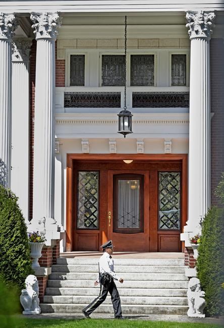 US officials inspect Russian consular home in Seattle | iNFOnews.ca US officials inspect Russian consular home in Seattle | iNFOnews.ca