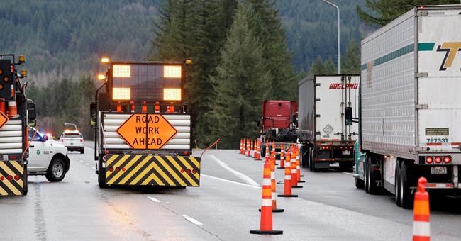 Ice storm paralyzes parts of Oregon, Washington state | iNFOnews.ca