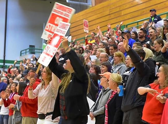 Strike ending for last Washington teachers still picketing | iNFOnews.ca