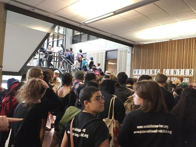 Threat closes Washington college after protests over race | iNFOnews.ca CP739336927