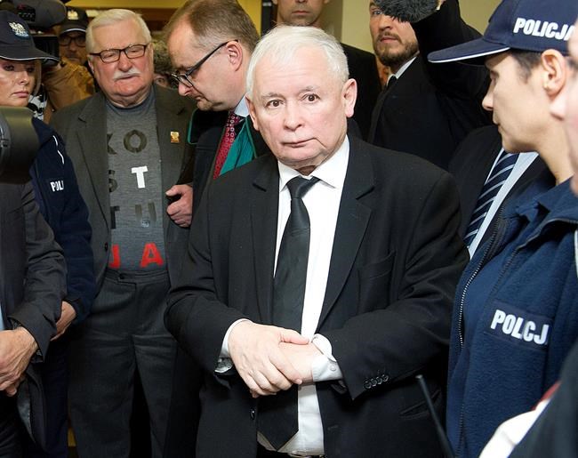 Poland's Walesa must apologize to rival in slander case | iNFOnews.ca CP826228190