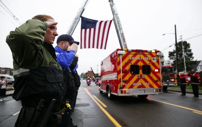 The Latest: Police: Shooter impersonated cop at Tacoma mall | iNFOnews.ca CP381817944