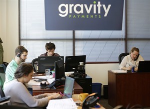 Seattle CEO to cut his pay, give every employee a minimum salary of $70,000 | iNFOnews.ca CP32704102