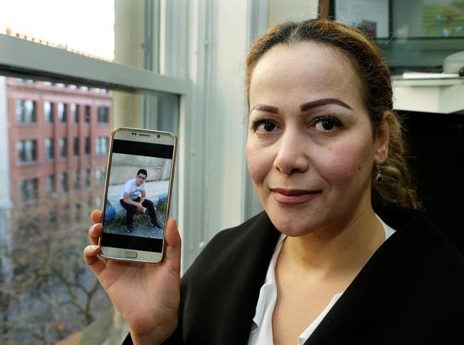 Syrian mom in Trump lawsuit: 'It's unfair' son stuck abroad | iNFOnews.ca