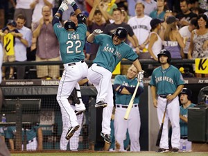 King Felix gets a jolt of run support as Seattle opens key series with 11-1 win over Toronto | iNFOnews.ca CP29466507
